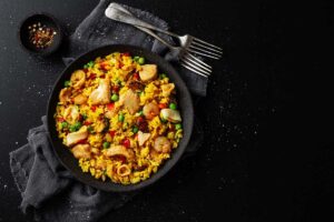 Learn how to make paella with this simple and easy recipe