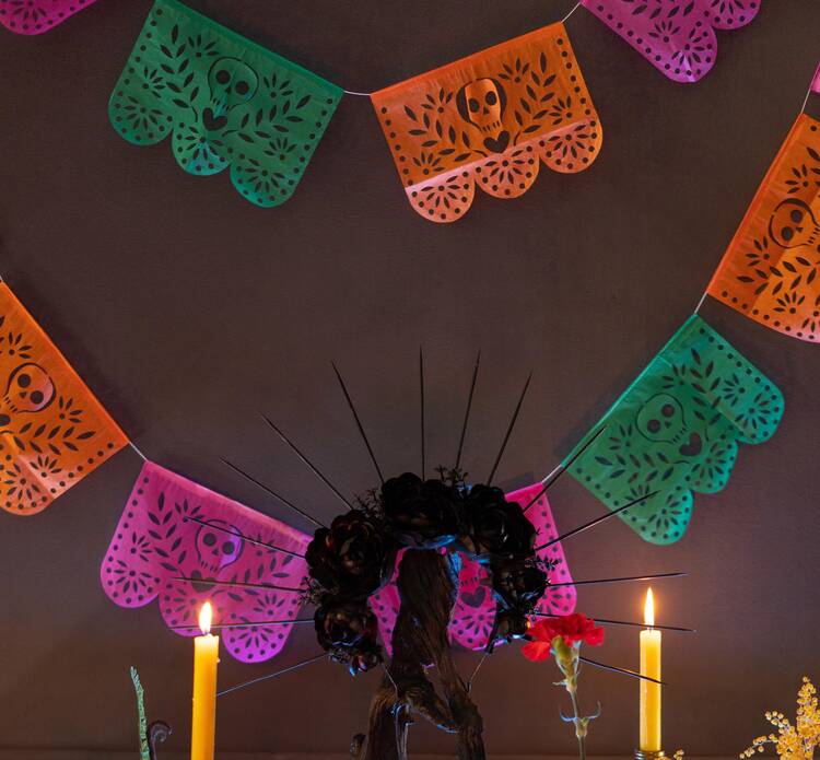 What is dia de los muertos decor